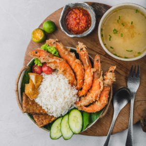 nasi udang penyet smashed fried prawn rice.jpeg