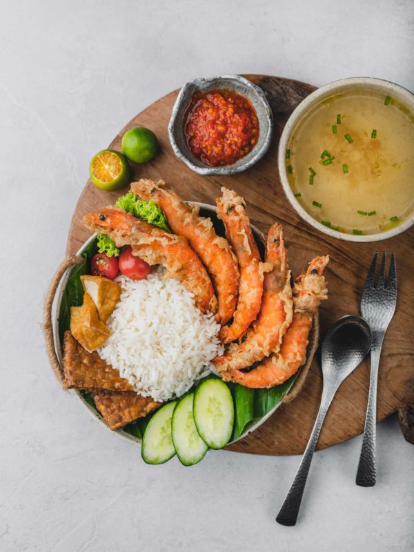nasi udang penyet smashed fried prawn rice.jpeg
